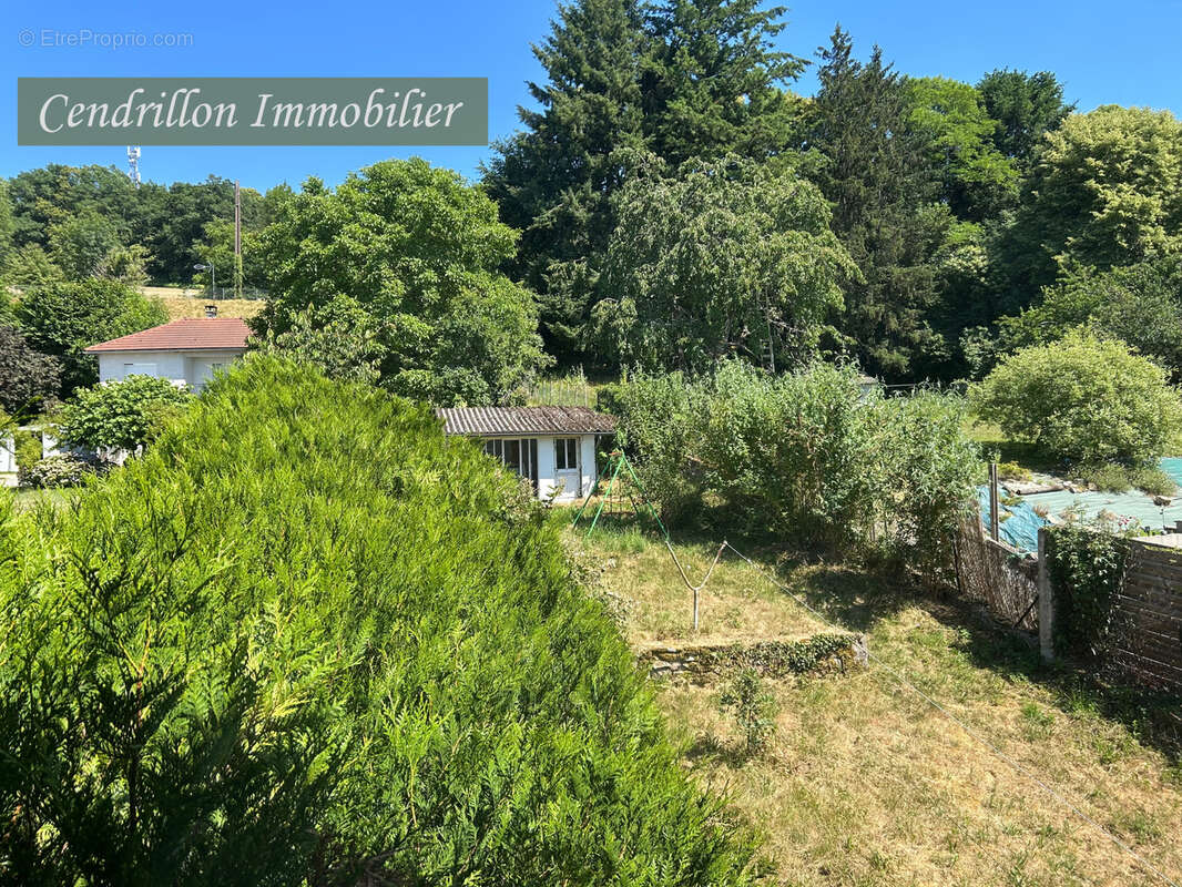 Maison de bourg à rafraîchir, mitoyenne d'un coté, 3 chambres, ~92m2 habitables, sur 438 m2 de jardin - photo 14