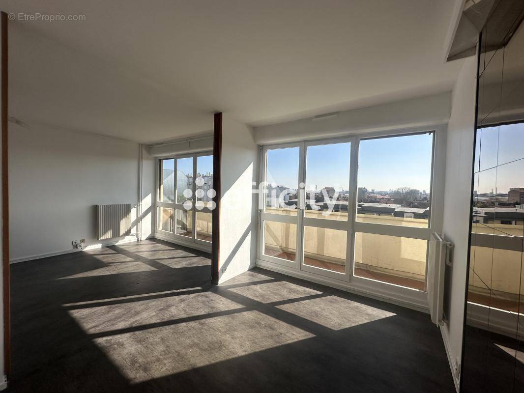 Appartement à GENNEVILLIERS