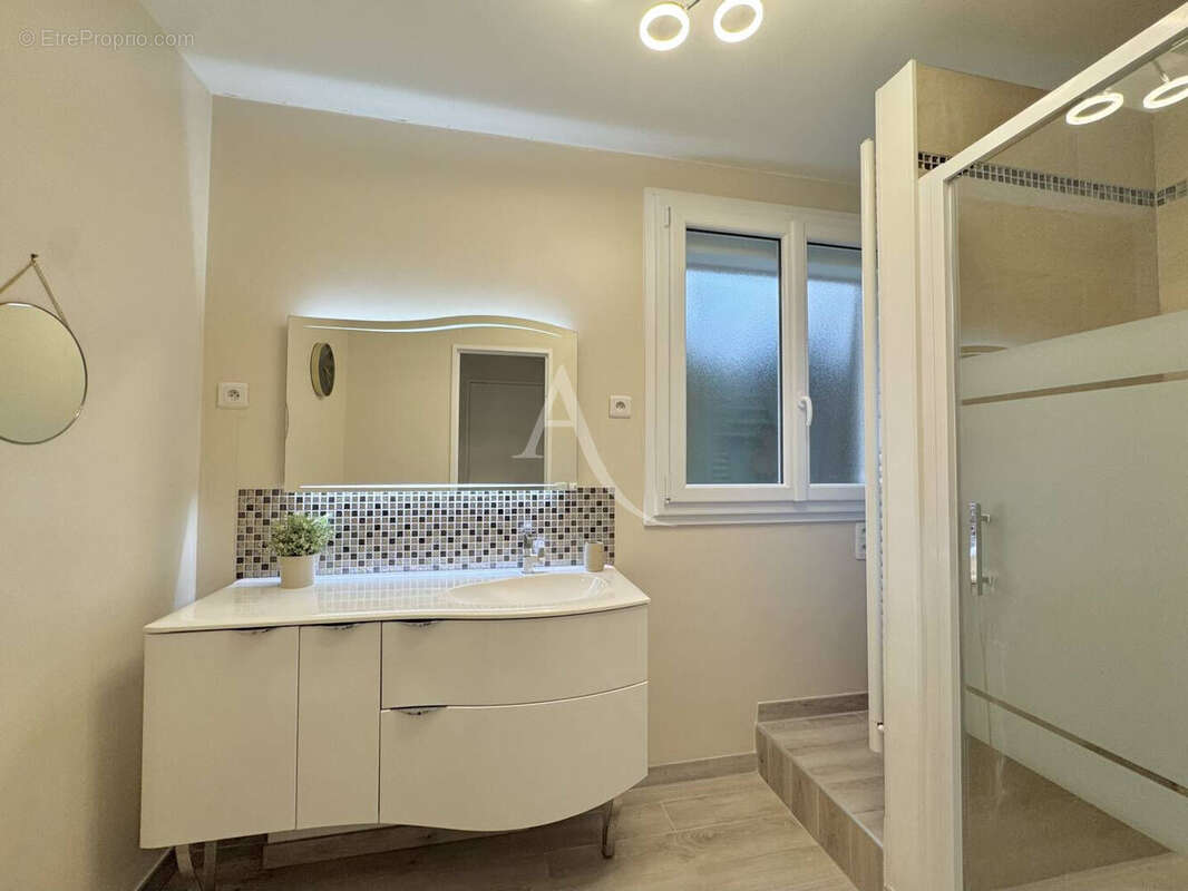 Maison à OZOIR-LA-FERRIERE