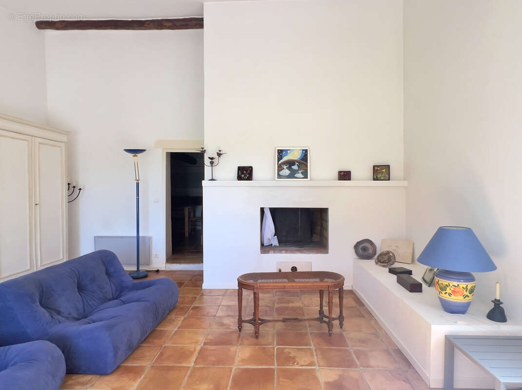 Maison à CUCURON