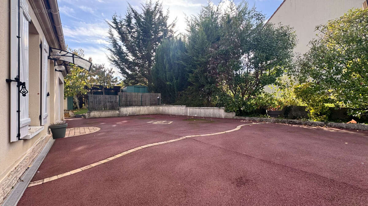 Maison à CORBEIL-ESSONNES