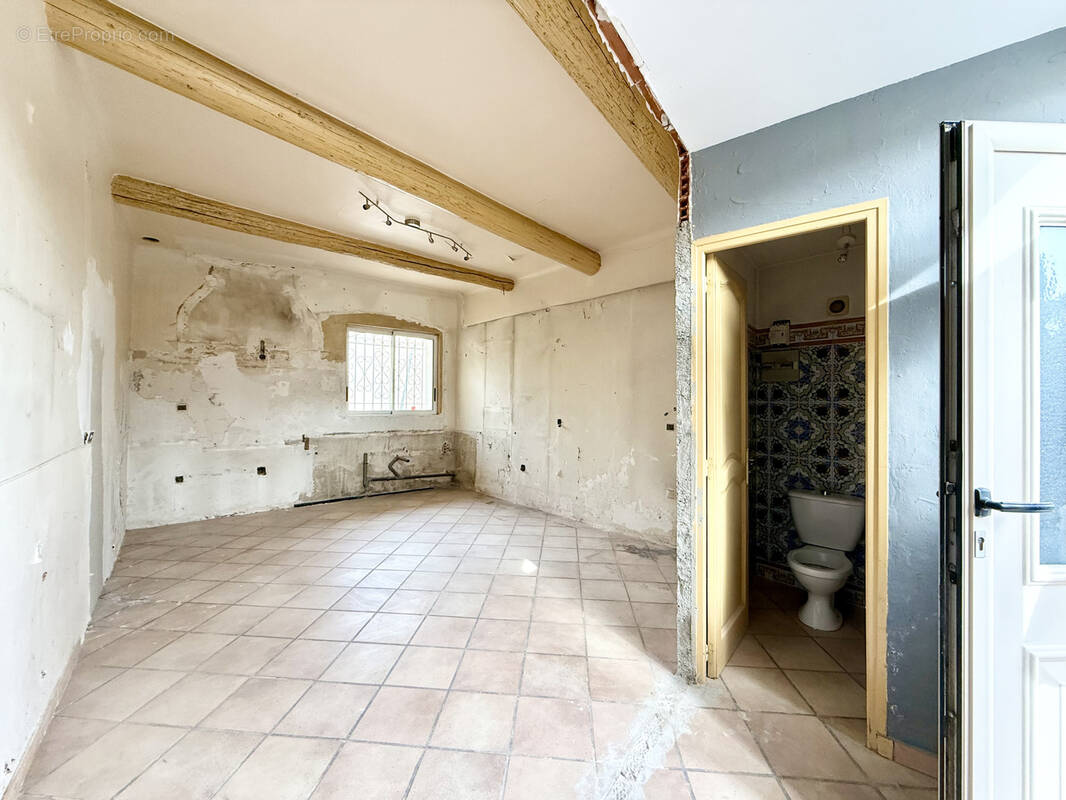 Appartement à UCHAUD