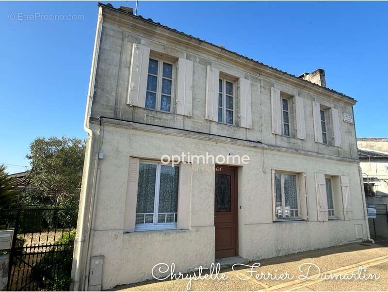 Maison à AMBARES-ET-LAGRAVE