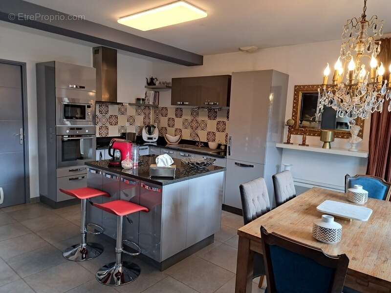 Maison à SAINT-MAXIMIN-LA-SAINTE-BAUME