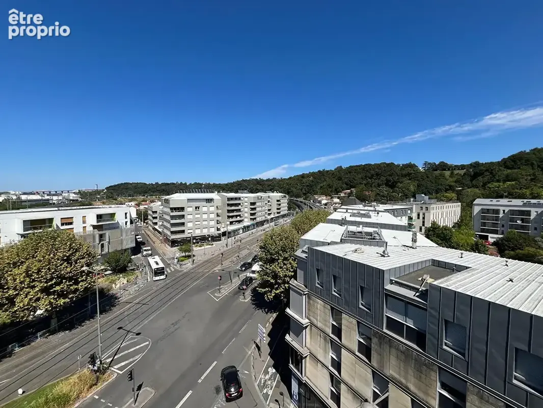 Appartement unique sur les toits de Cenon - photo 9