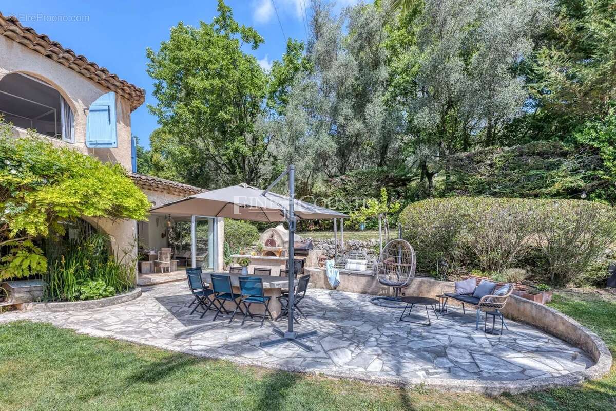 Maison à VALBONNE