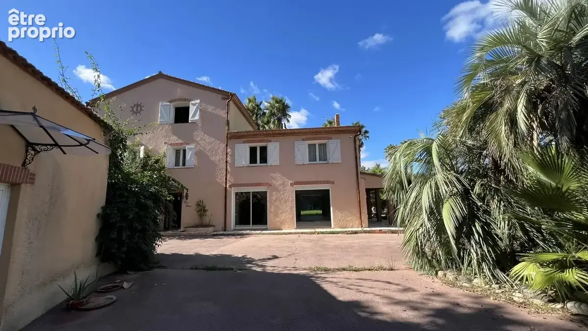 Perpignan, propriété de caractère sur près de 2 hectares - photo 2