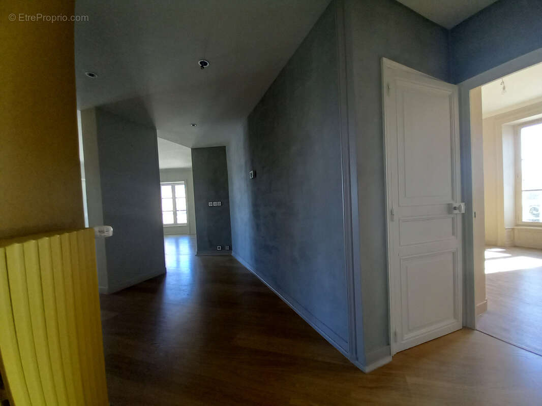 Appartement à FOUGERES