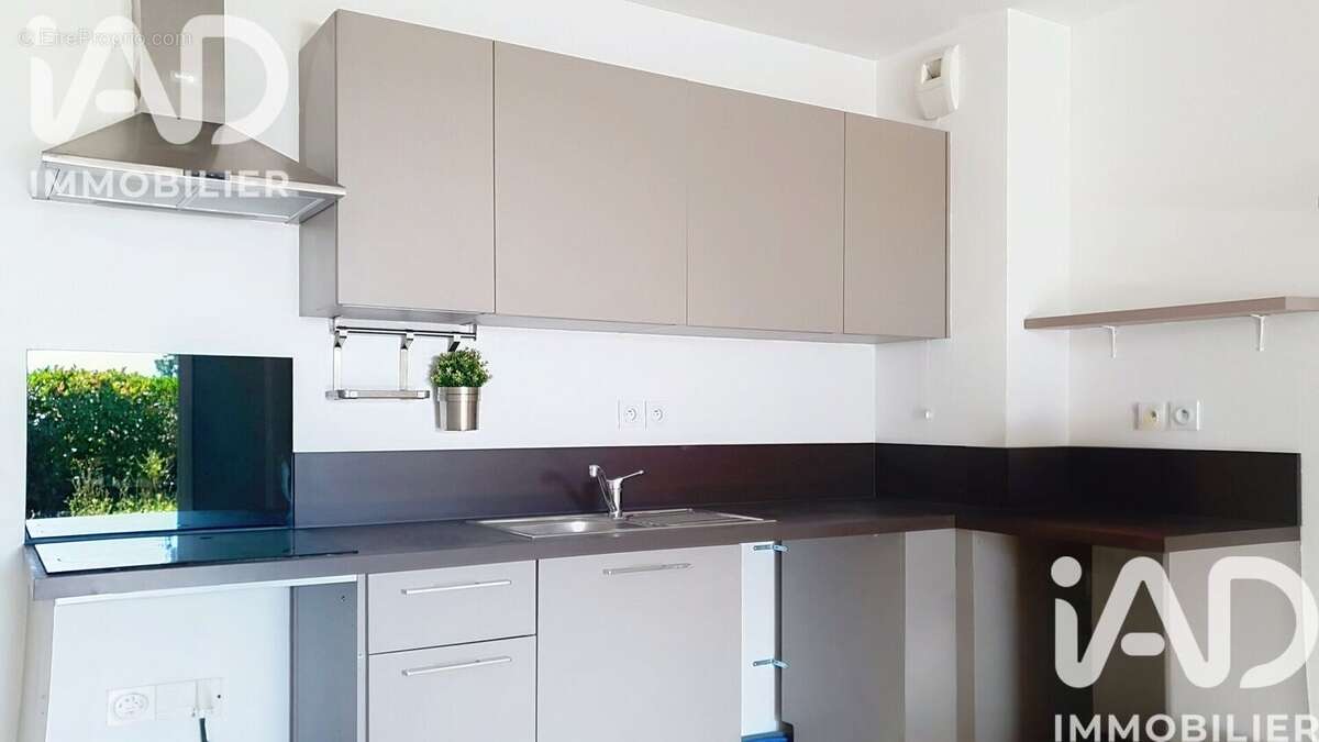 Photo 2 - Appartement à ROQUEBRUNE-SUR-ARGENS