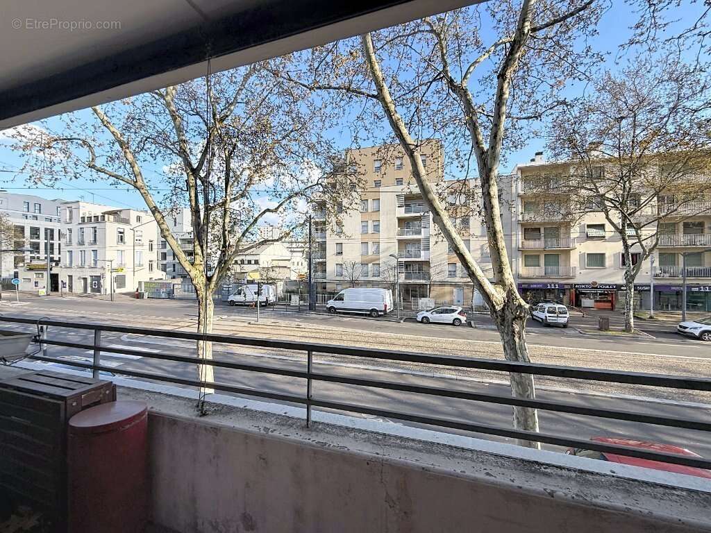Appartement à LYON-8E