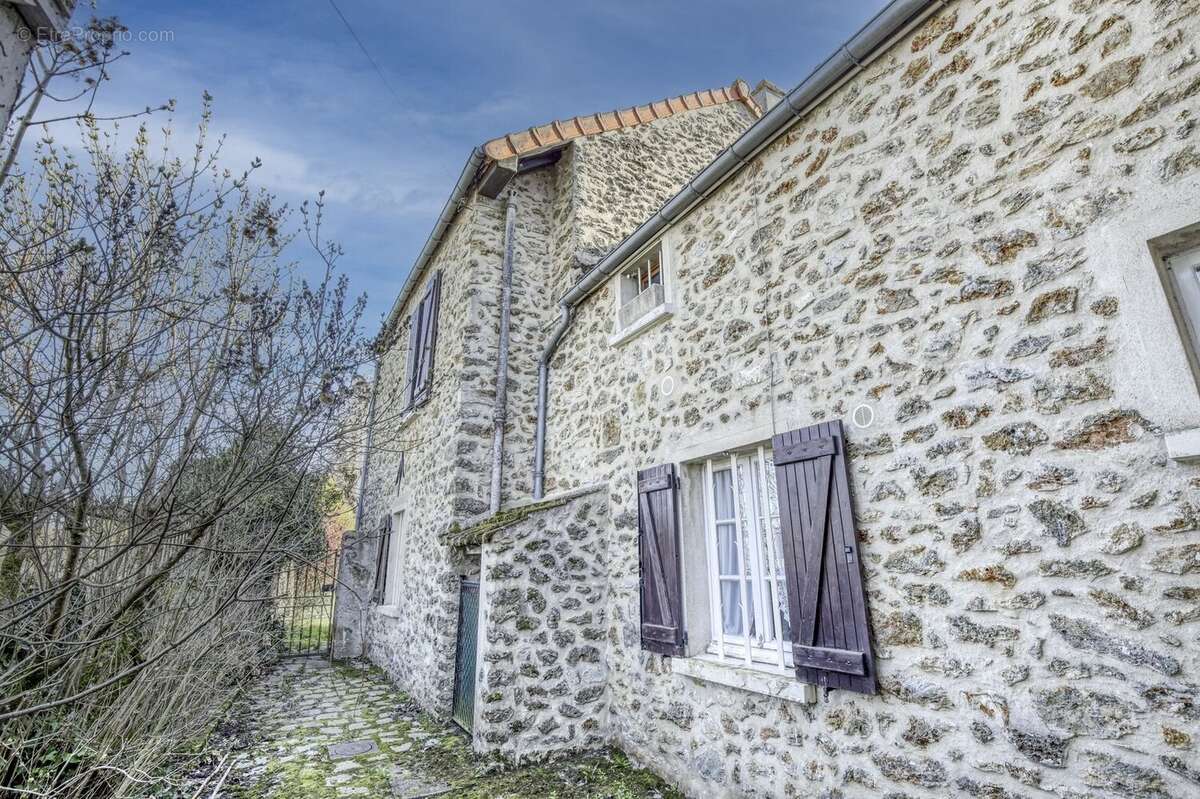 Maison à SAINT-FORGET