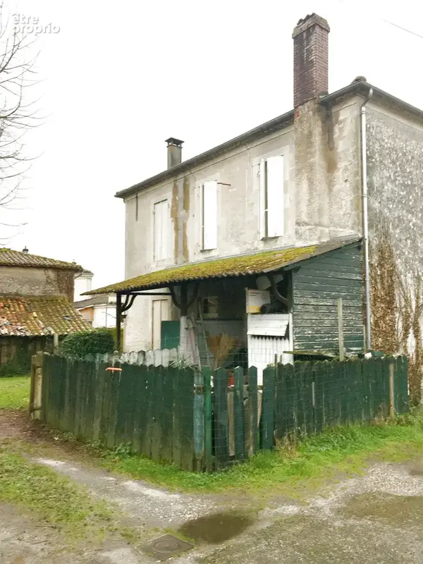 2 maisons mitoyennes avec cour et jardin - photo 2