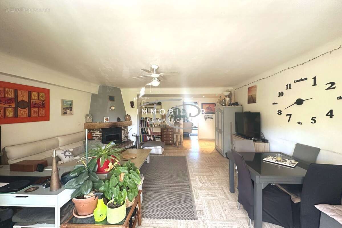 Appartement 82 m² à Cavalaire-Sur-Mer  - photo 3
