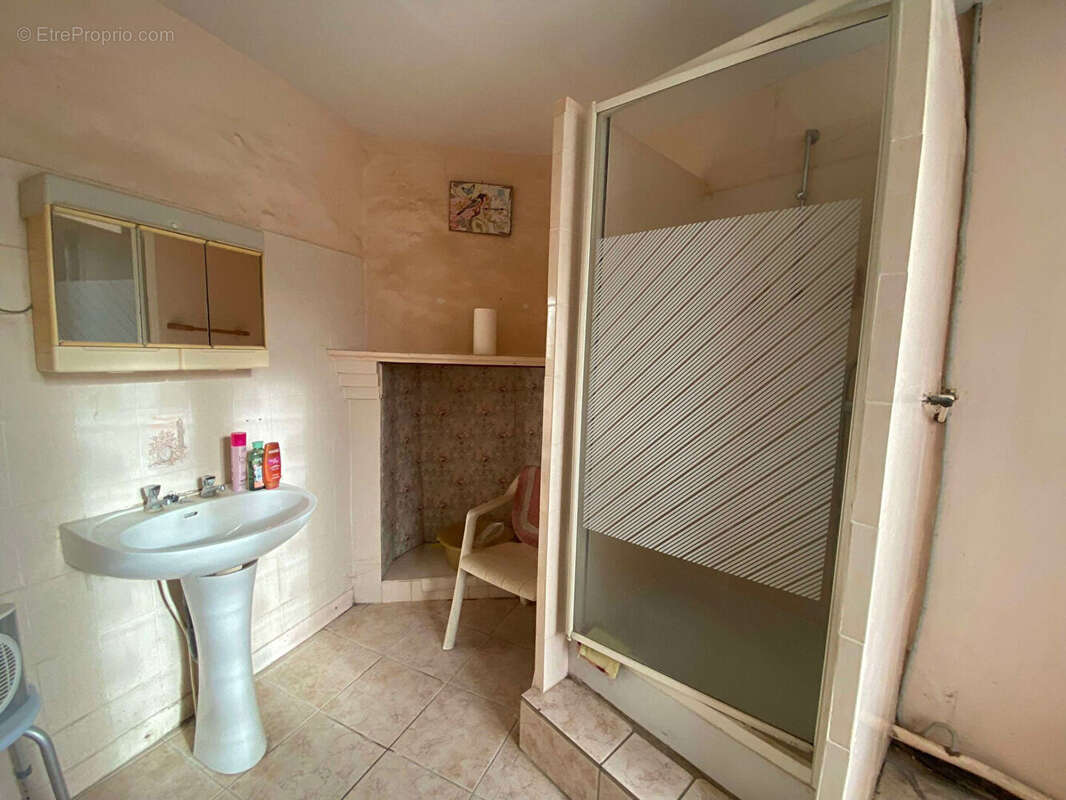 Maison à SEMUR-EN-VALLON