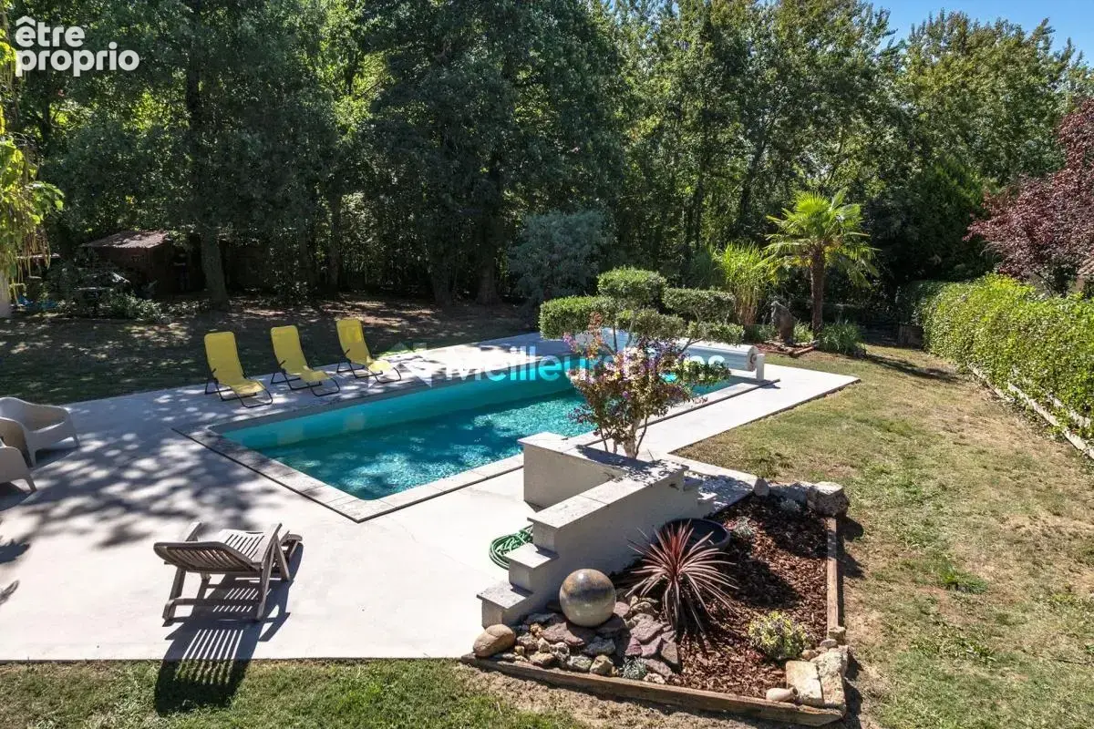 Ensemble Immobilier de 2 maisons - 145m² - piscine - photo 18
