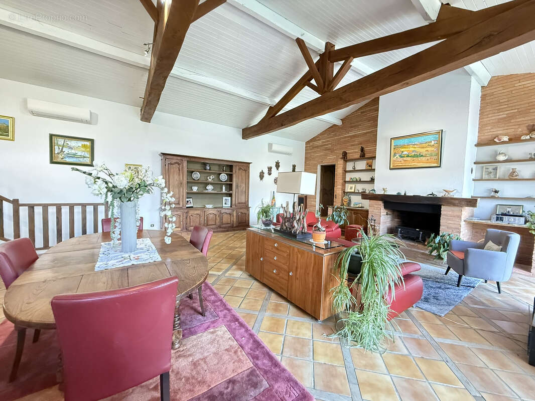 Maison à VIGOULET-AUZIL