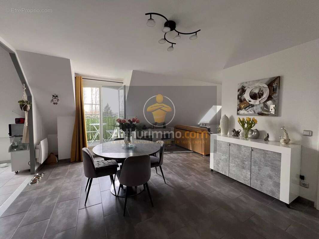Appartement à FONTENAY-TRESIGNY