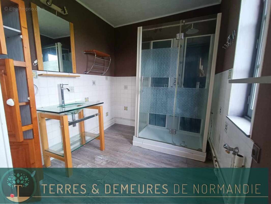 Maison à BOURG-ACHARD