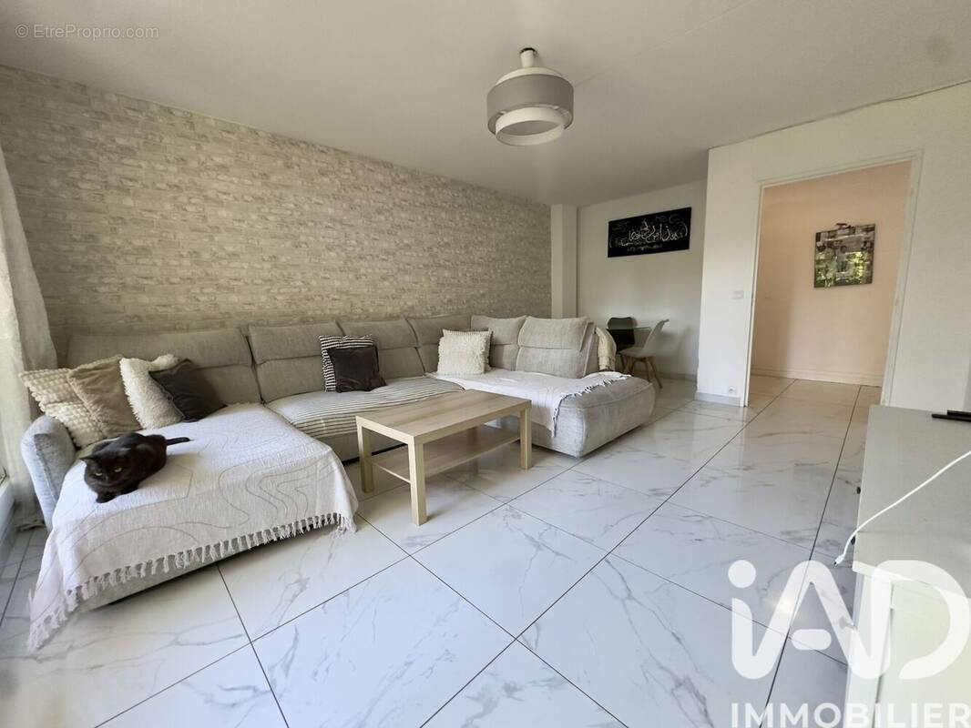 Photo 1 - Appartement à TAVERNY
