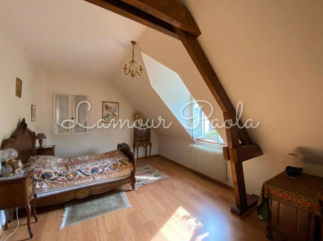 Maison 369 m² à Saint-Jean-Saint-Germain  - photo 9