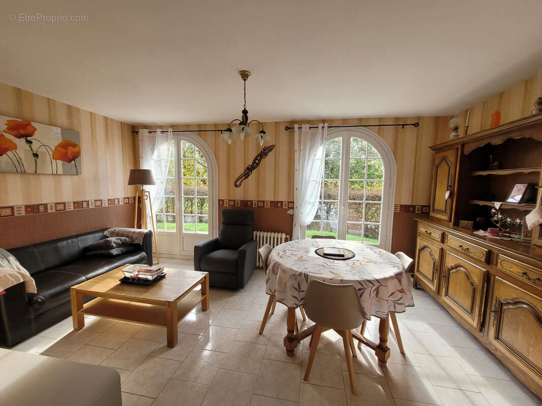 Maison à AUNEAU
