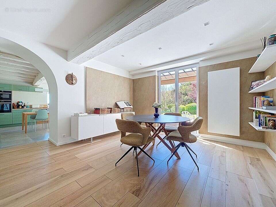 Maison à LUZINAY