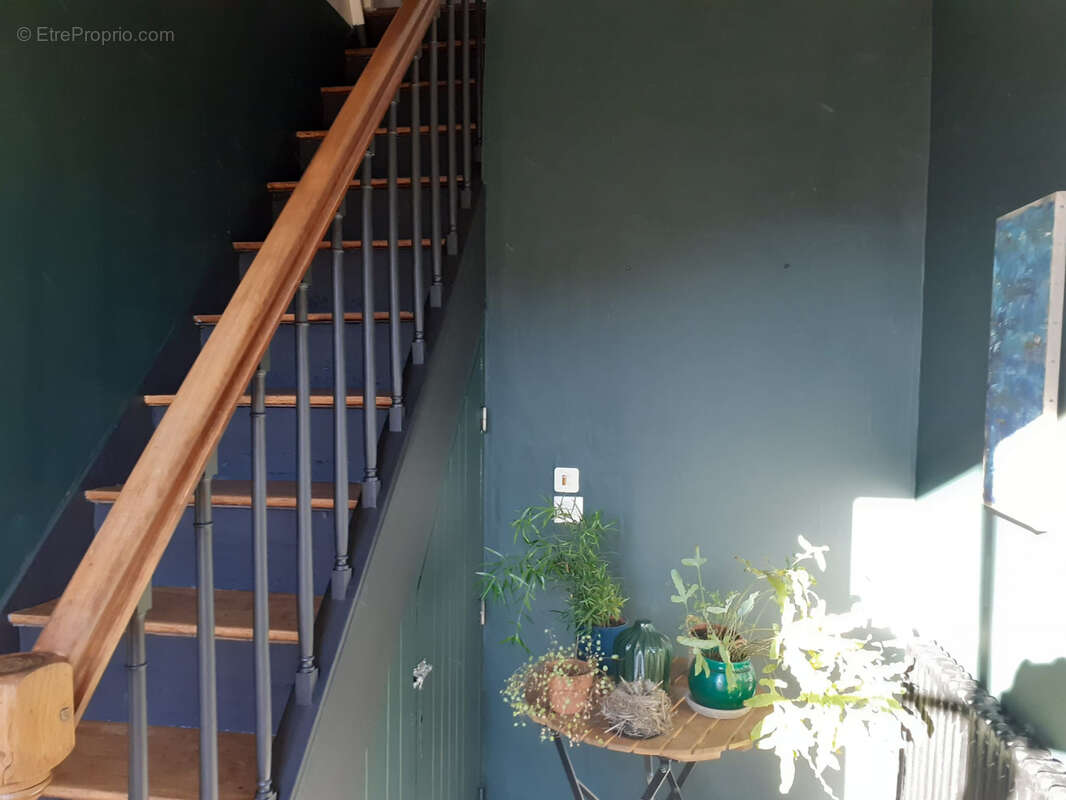 Maison de bourg rénovée avec grand jardin arboré - photo 5