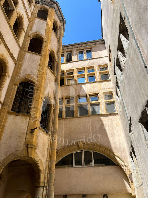Commerce à LYON-5E