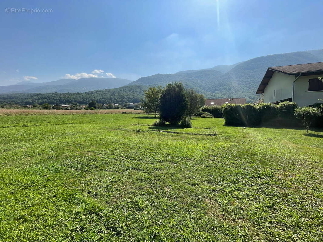 Terrain à VAULNAVEYS-LE-BAS