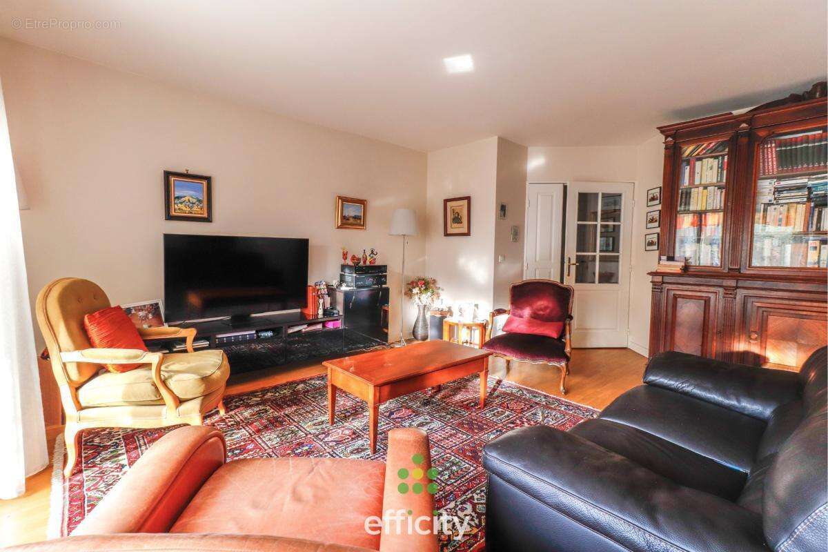 Appartement à LE PERREUX-SUR-MARNE