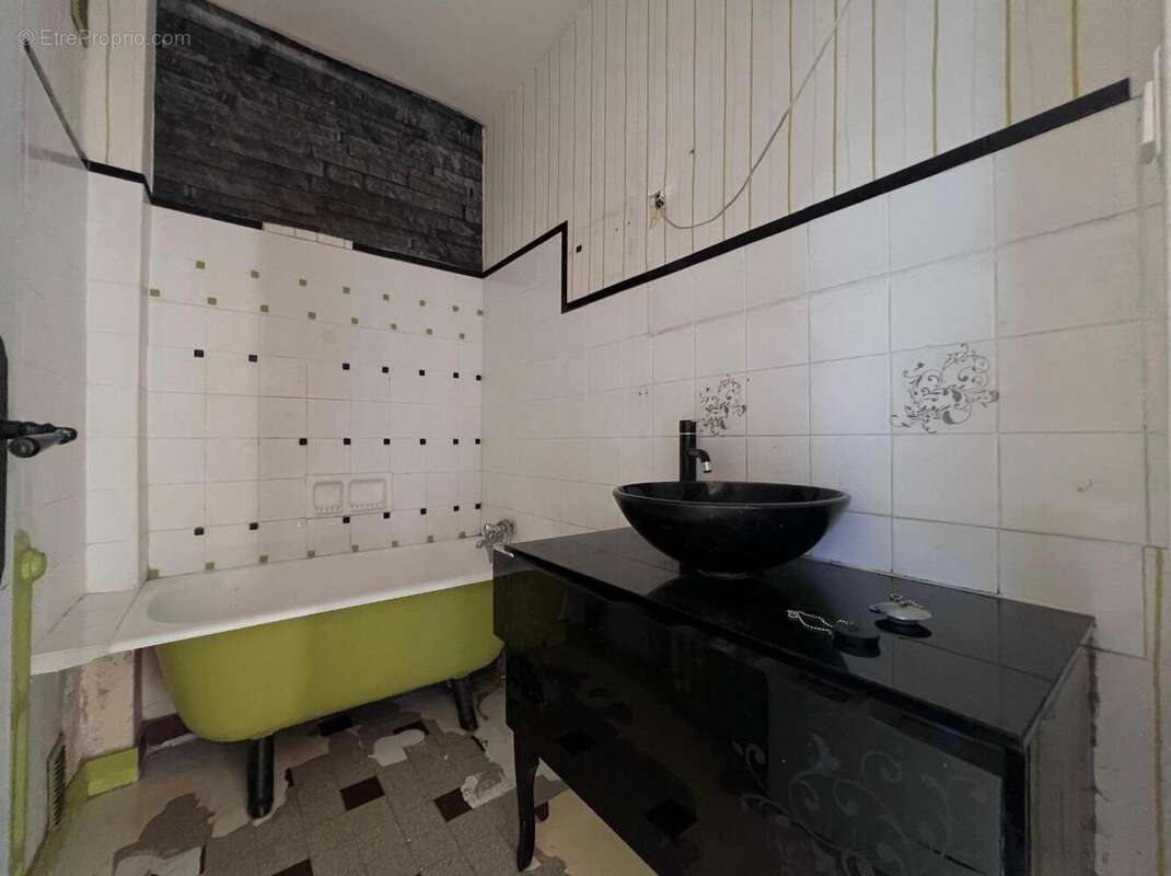Appartement 56 m² à Decines-Charpieu  - photo 7