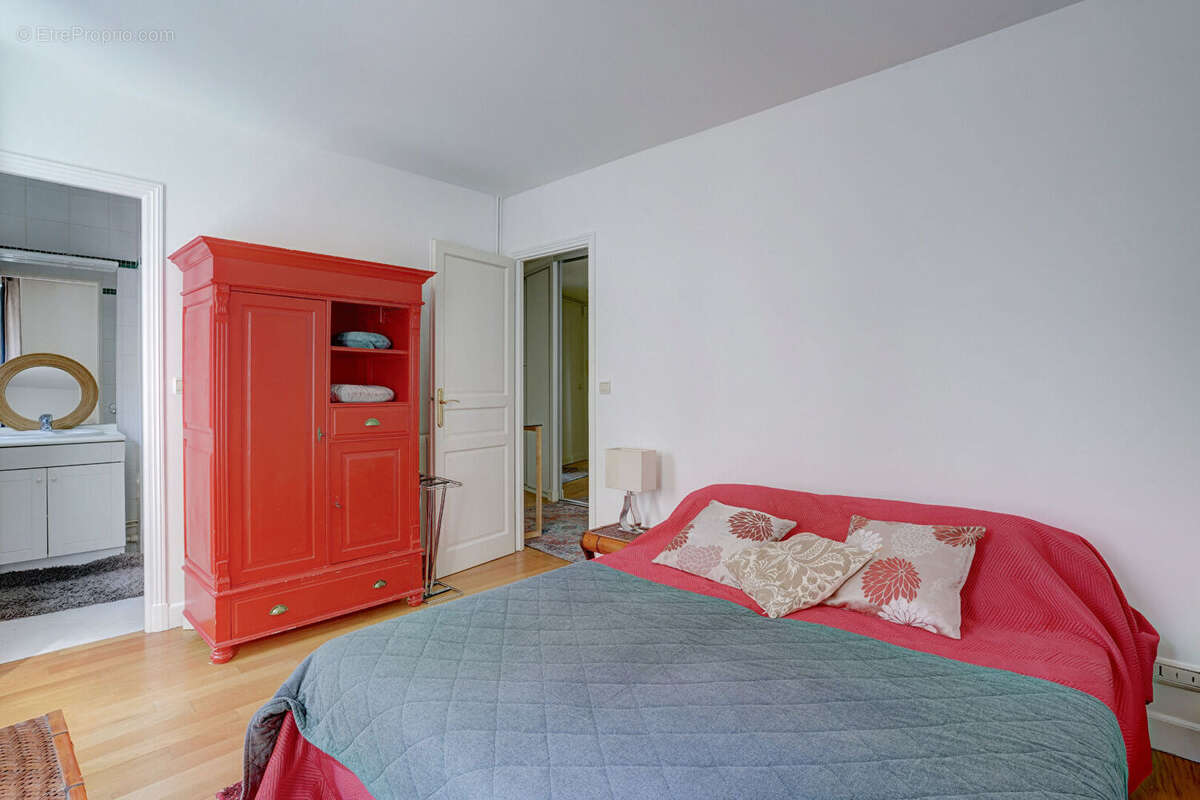 Paris 16ème - Proche seine - appartement de 97 m²  - 2 chambres - photo 14