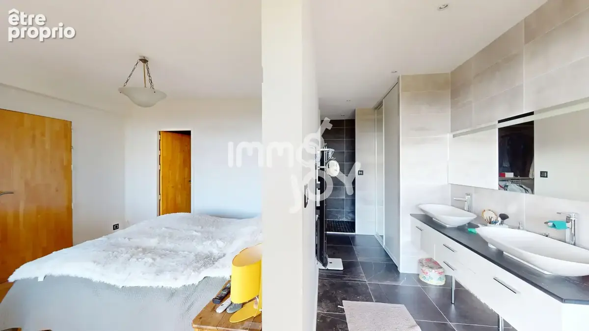 Villa d'architecte 225m2 - 1250m2 - piscine couverte- garage 40m2 - photo 9