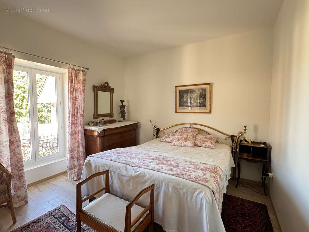 Maison bourgeoise rénovée avec jardin clos à deux pas du centre de Louhans - photo 11