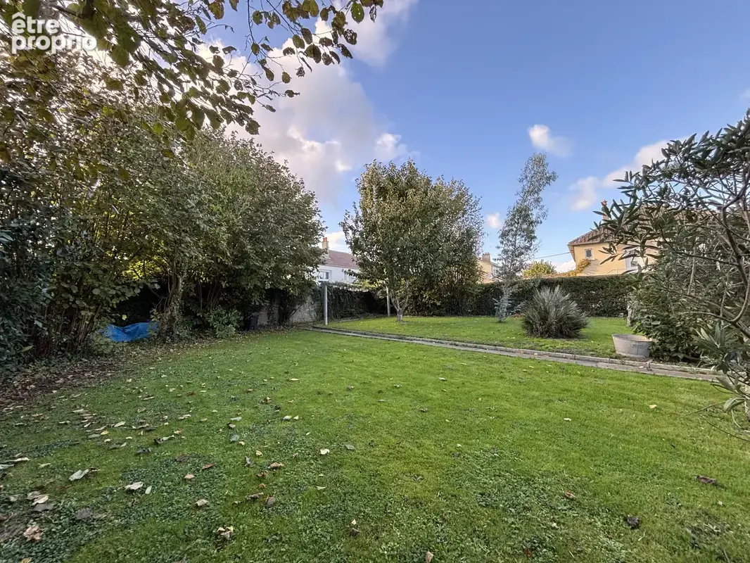 Maison familiale, à deux pas du centre-ville - photo 12