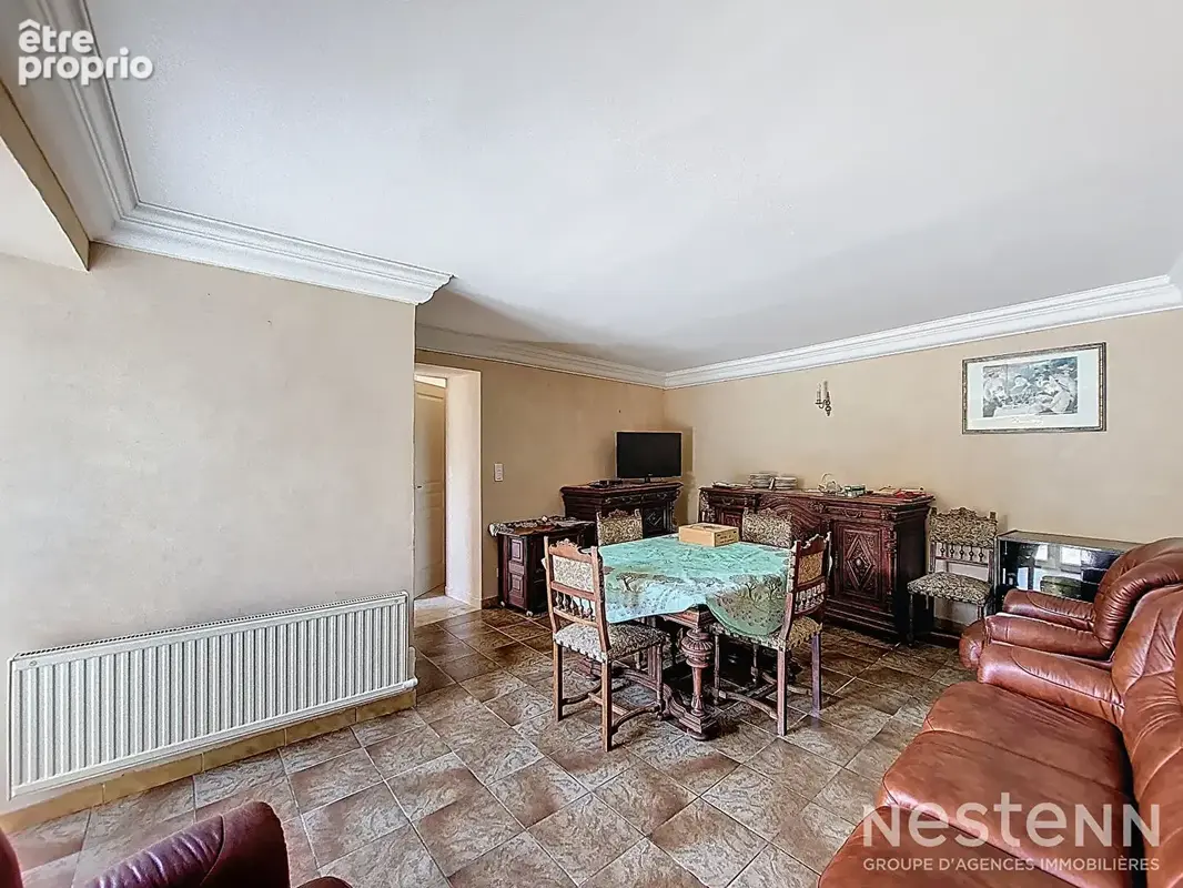 A Vendre Maison de ville en pierre de 123 m² habitable de plain-pied à proximité immédiate des commodités - photo 6