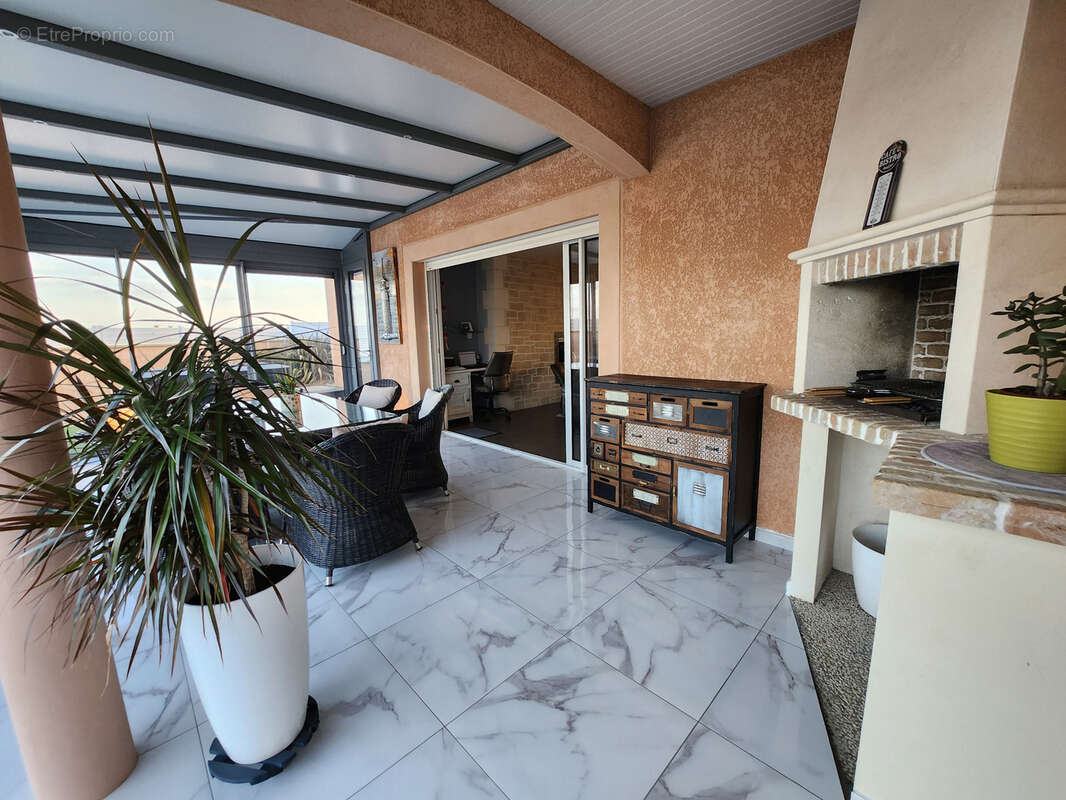 Maison à SAINTE-GEMME-LA-PLAINE