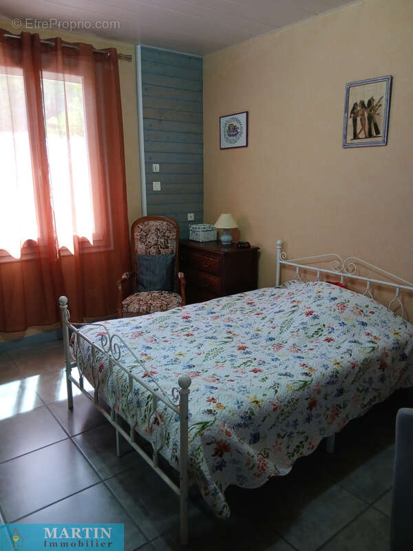 Maison à SAINT-LAURENT-DE-CERDANS