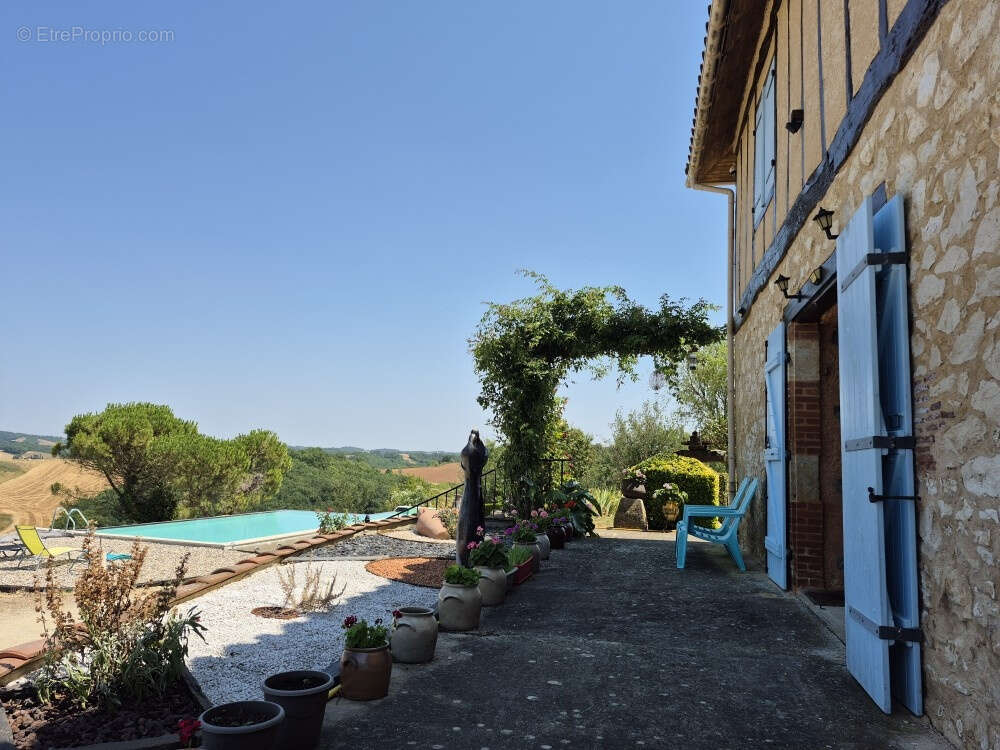 A Ordan-Larroque, Grange en pierre rénovée de 221m2 avec piscine - photo 3