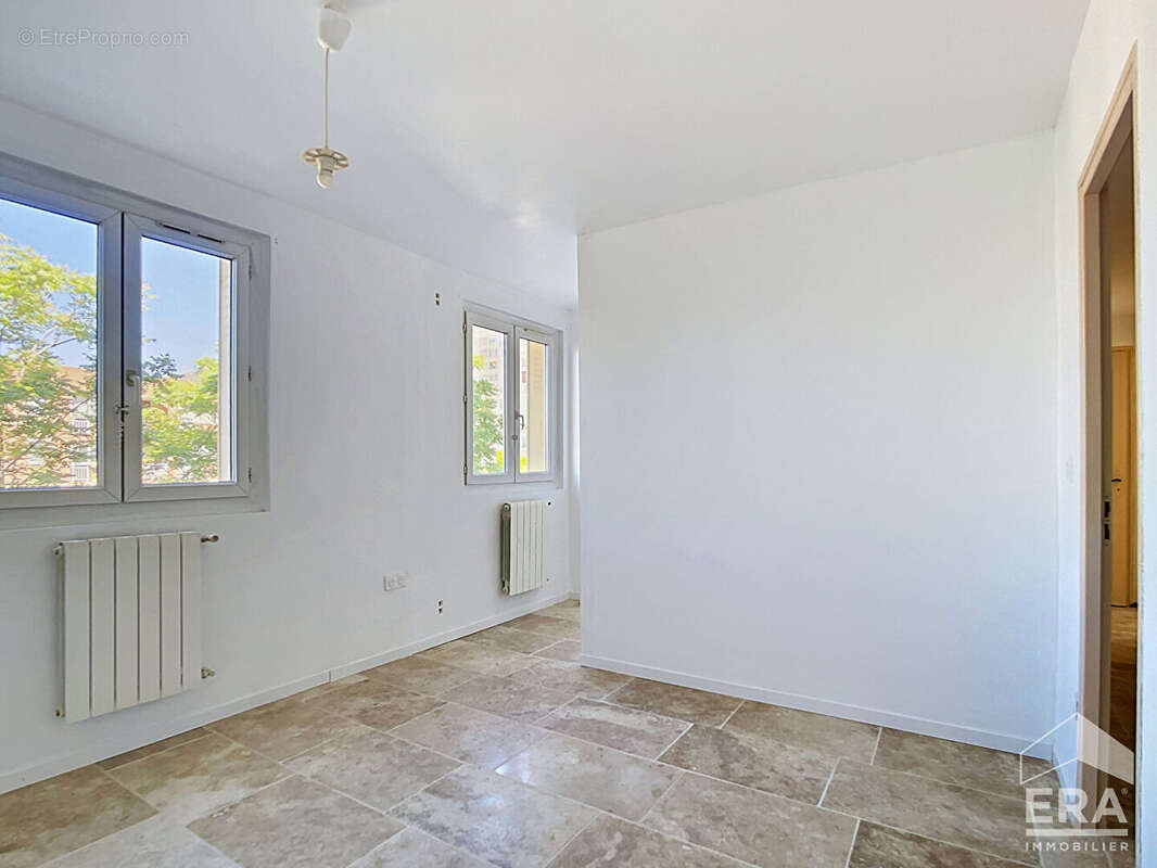 Appartement à MARSEILLE-9E
