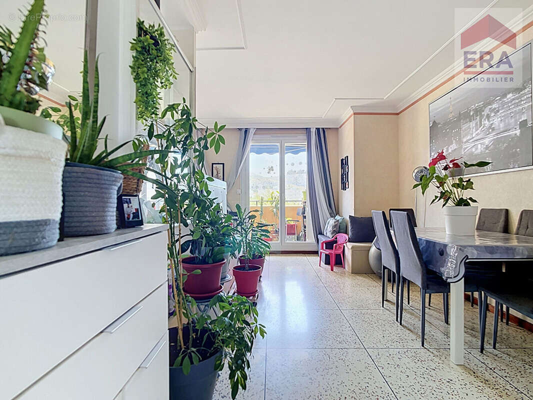 Appartement à MARSEILLE-9E