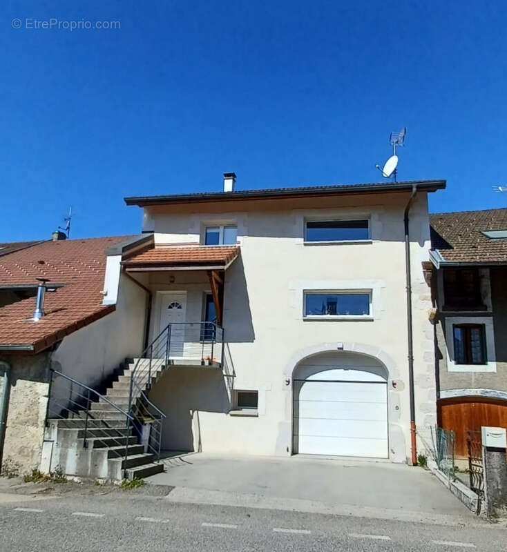 Maison à LANCRANS