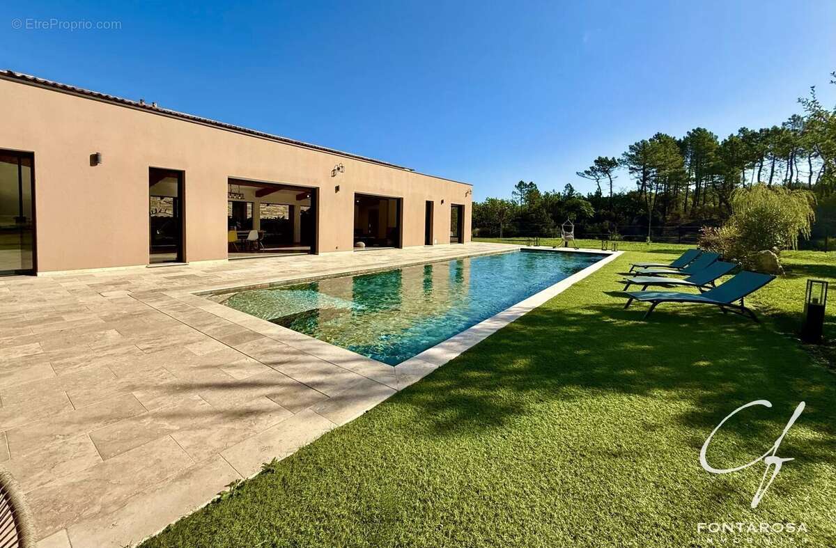 Maison à BAGNOLS-EN-FORET