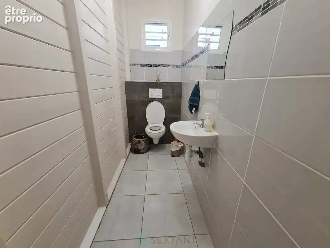 Maison de rapport composé d'un T3 & d'un T3, surface 184m² à Les Abymes - photo 14