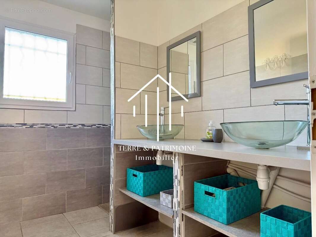 Maison à VALLON-PONT-D'ARC