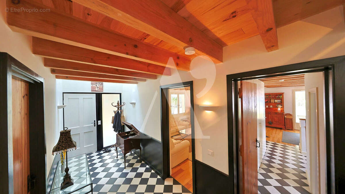 Maison à SAINT-JULIEN-EN-BORN