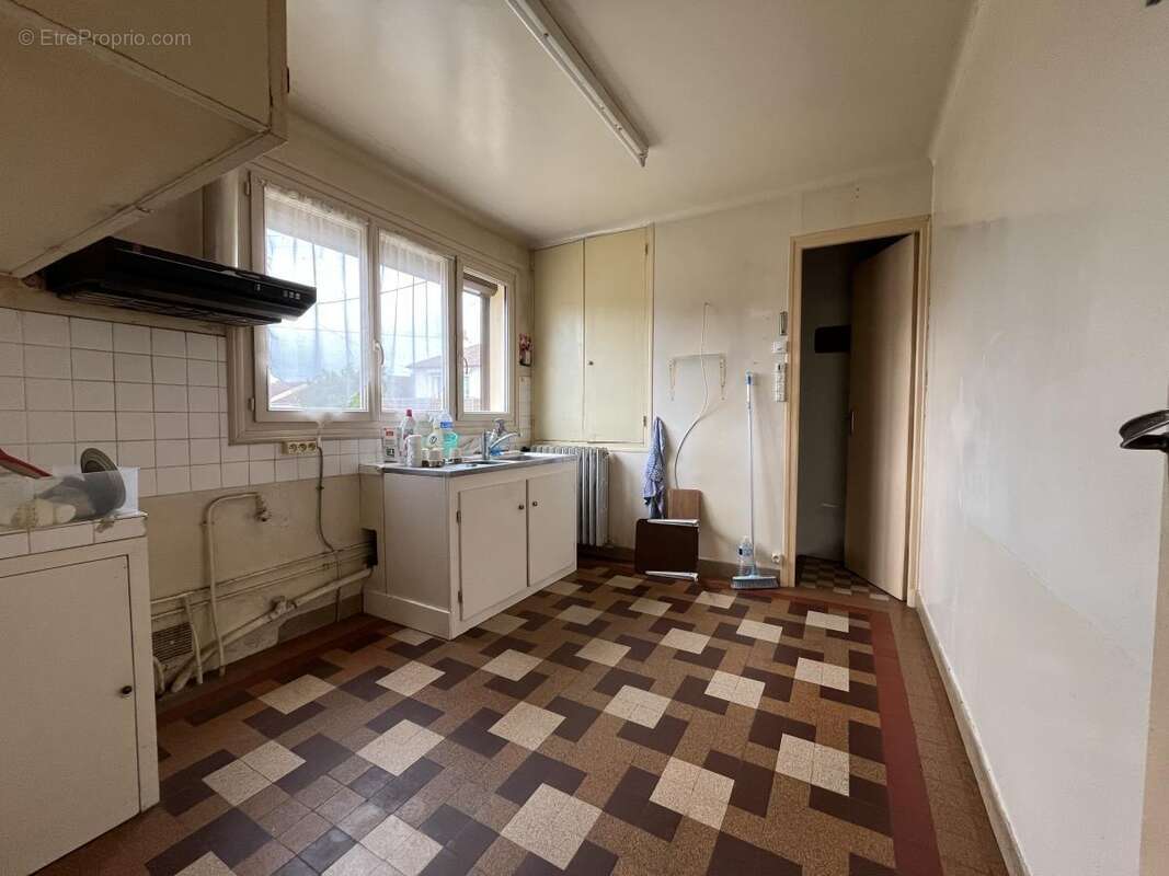 Maison 73 m² à Connerre  - photo 2