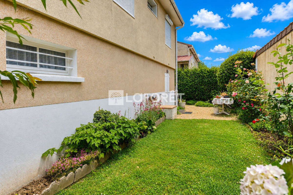 Maison à OZOIR-LA-FERRIERE