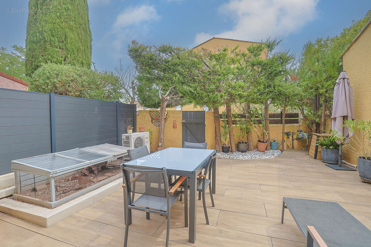 Maison à SOLLIES-PONT