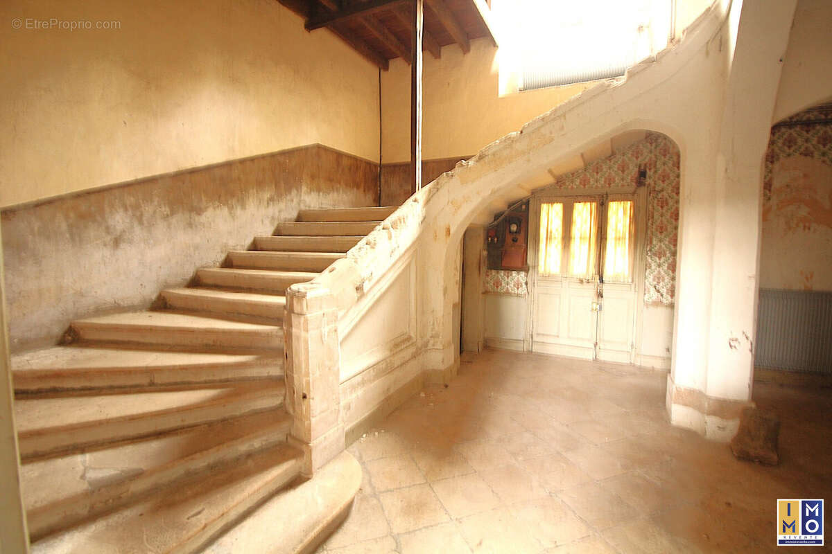 Maison à PLAIMPIED-GIVAUDINS